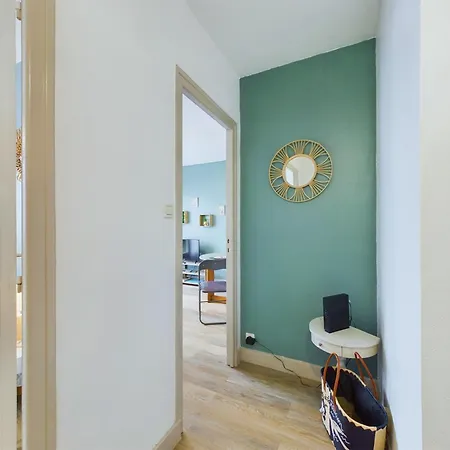 A 110 M De La Plage, Moderne Pour 4 Apartmán *